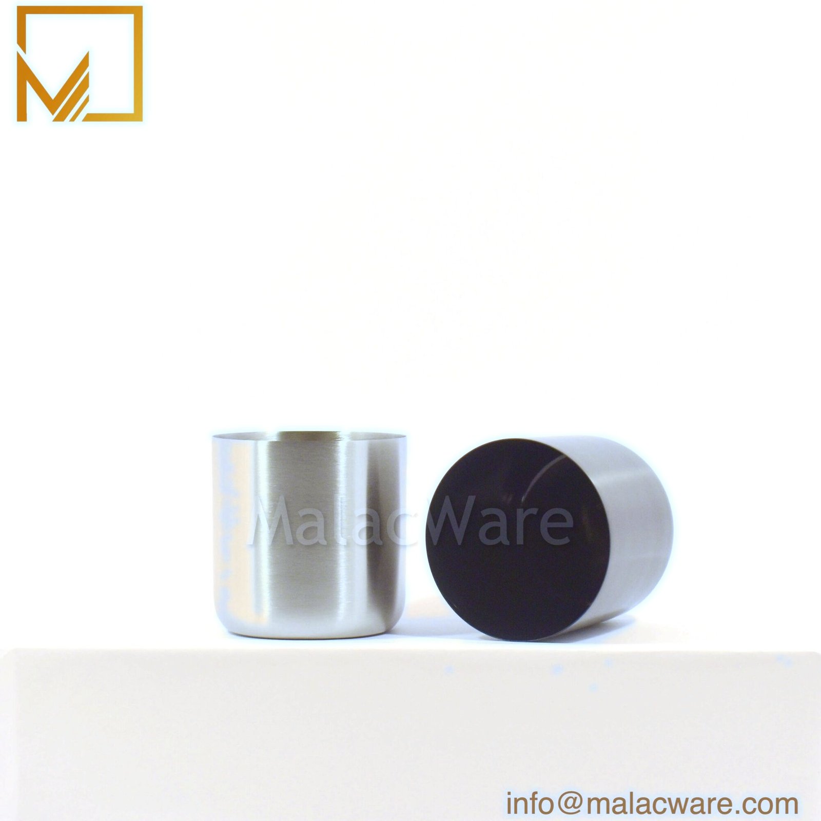 Matte Stainless Steel Candle Jar with Squircle Base for 300 g Wax (10.6 oz) 2 M150042-SV-MT matte silver candle jar next to the black version